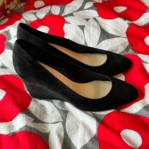 Nine West black suede leather closed toe wedge slip on shoes classic staple sz 8